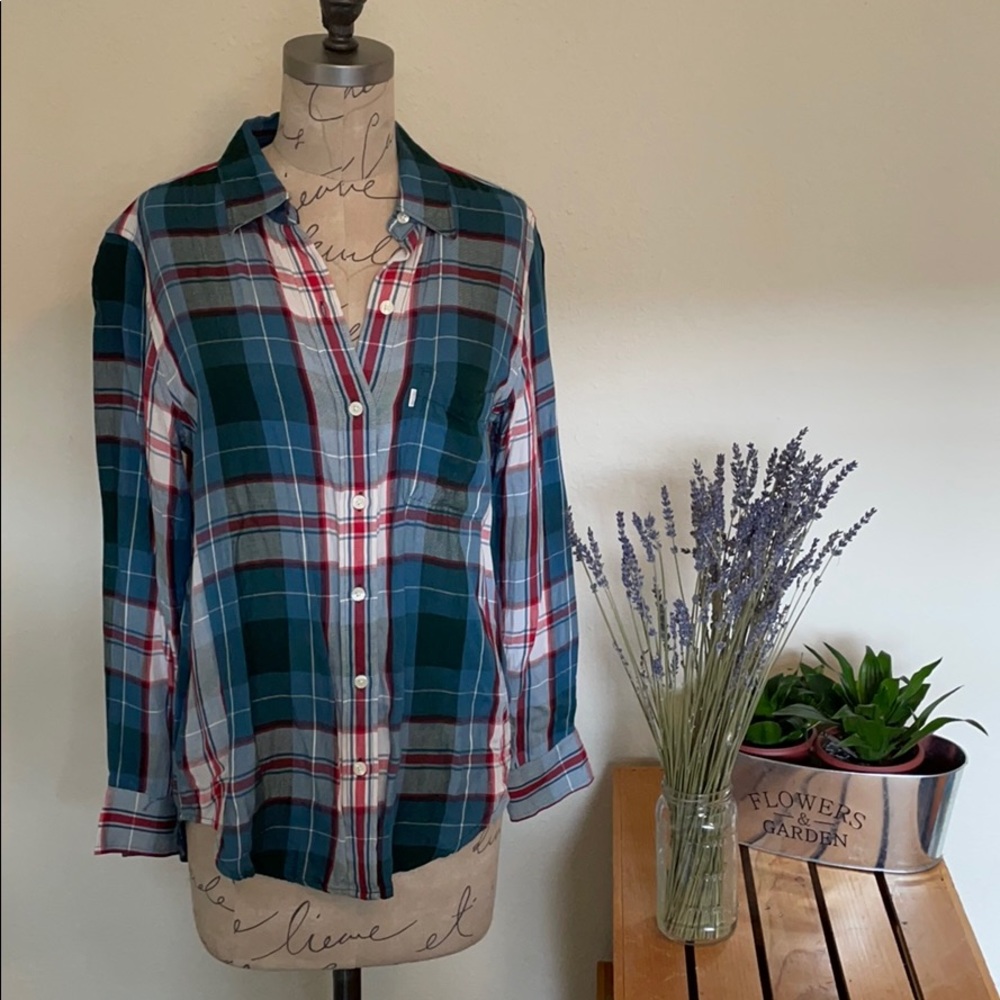 Levi’s plaid button up top women’s small
